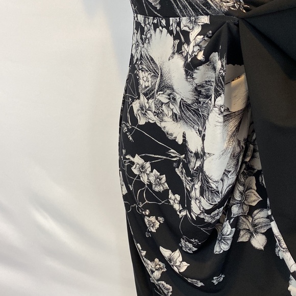 BCBGMAXAZRIA Laudy v-neck midi dress with black and white florals size XS - Picture 7 of 14